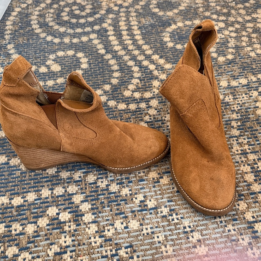 Blondo Tan Suede Ankle Booties